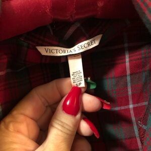 Victoria's Secret Red Plaid sleep Shirt S nwot
